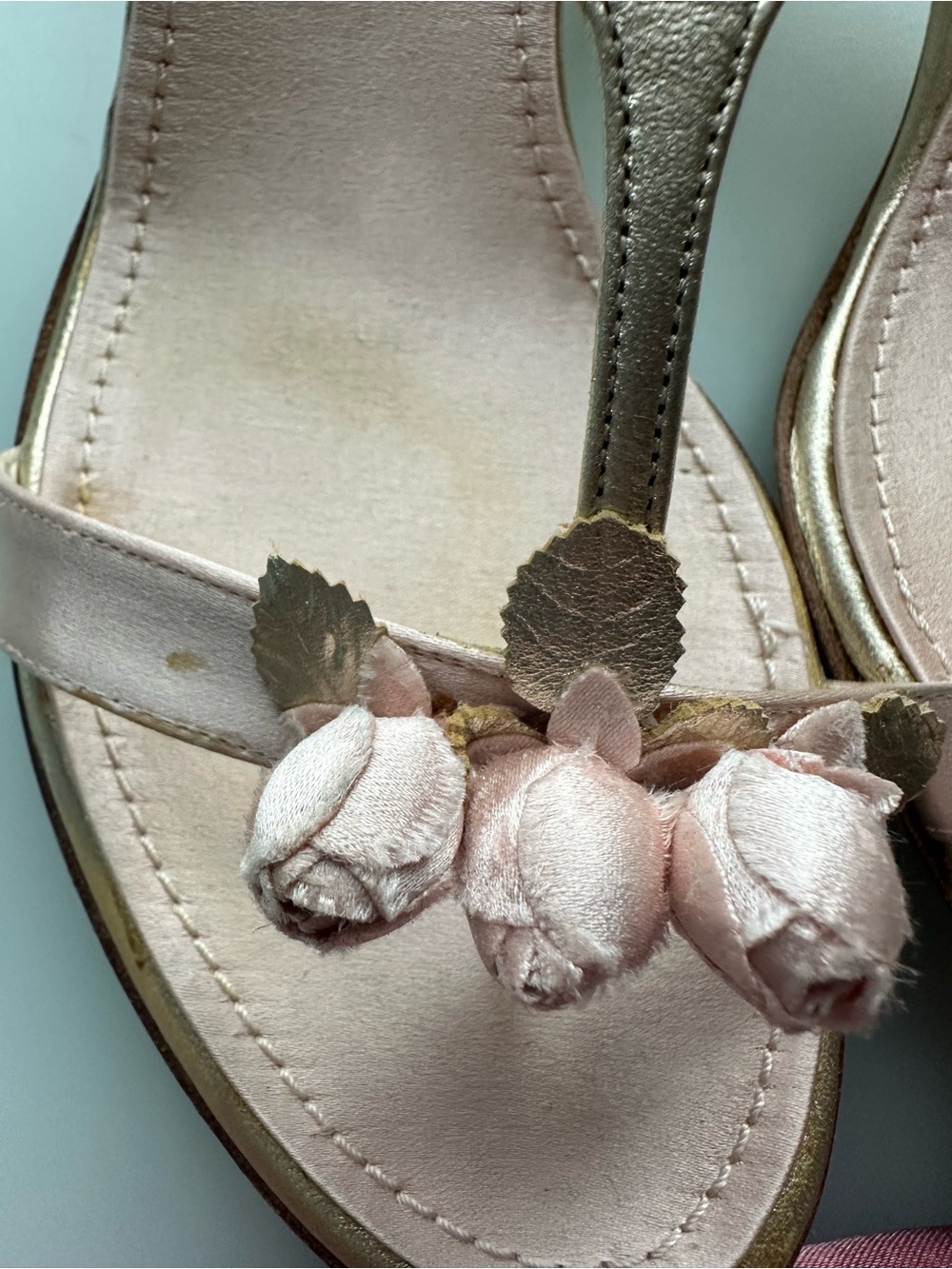 AUTHENTIC ALEXANDRA NEEL Gold Light Pink Satin Floral Thong Sandals - Picture 9 of 11